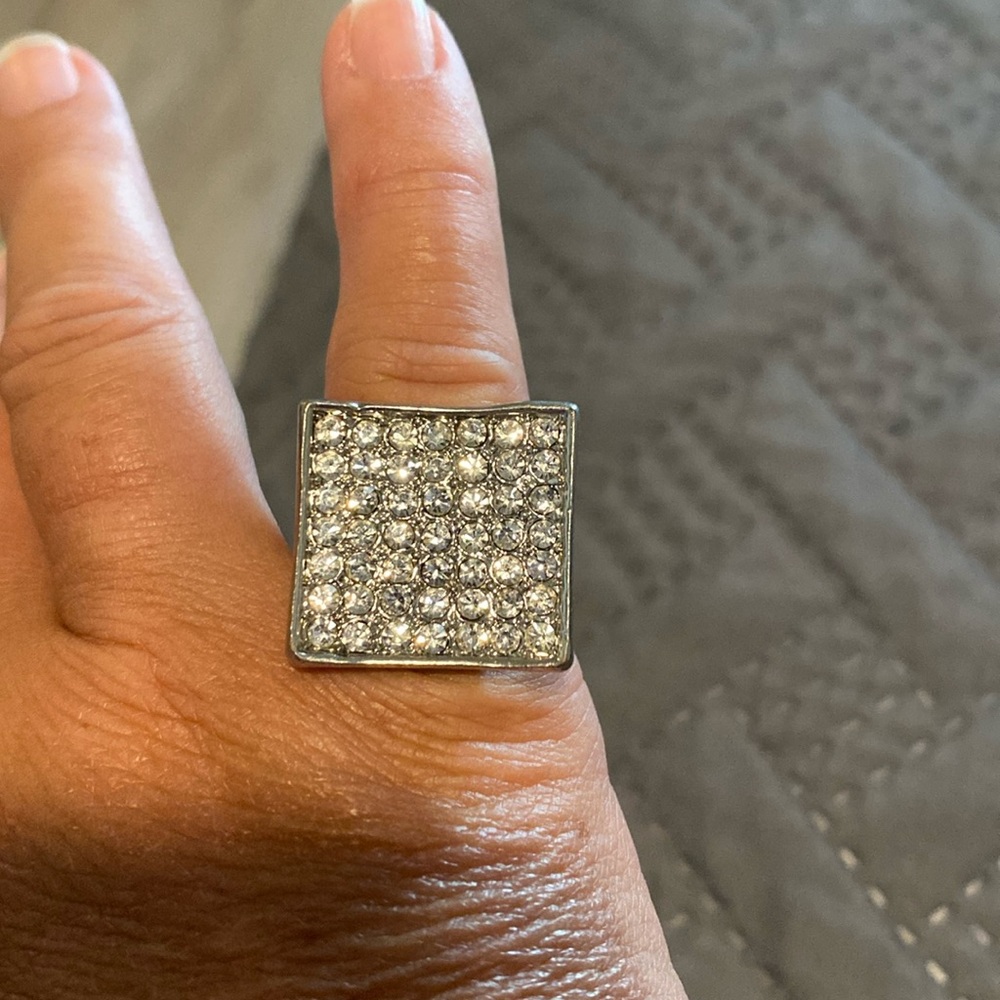 Beautiful rhinestone square ring
